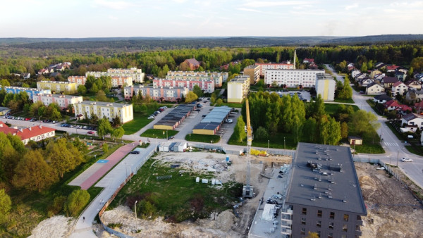 Widok na osiedle i las 